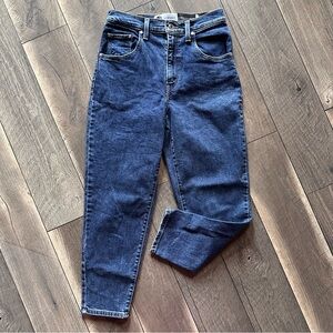 Levi’s Silver Tab Mom Jeans